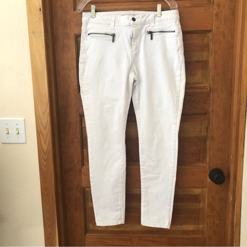 Michael Kors/ Women's /White Denim /Skinny W/ Zip In front pockets/ size 8